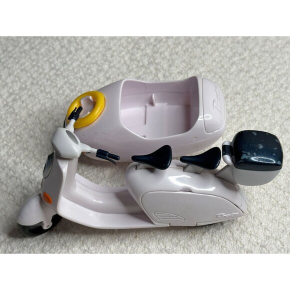 Bratz Lil Mini White 2 Seater Vespa Scooter Sidecar 6" Long Rare 2002 Toy girl - Picture 10 of 10